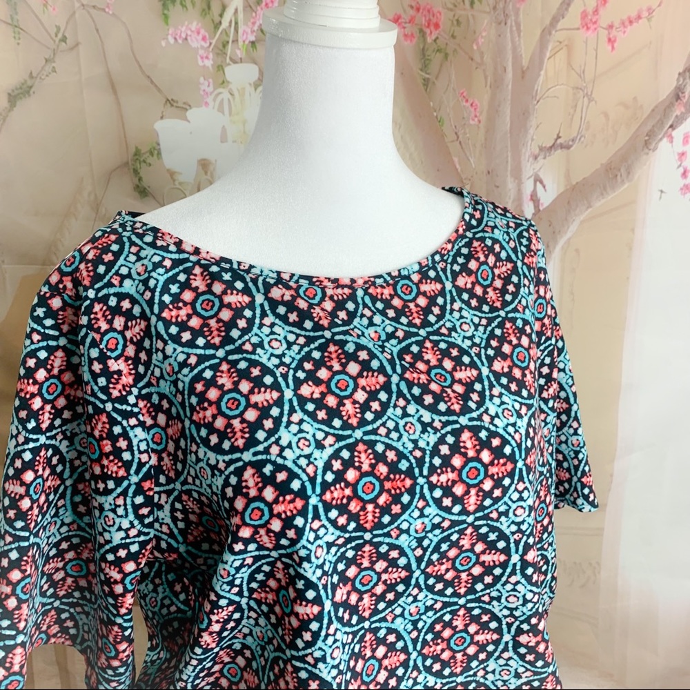 SOLD Michael Kors Graphic Print Elastic Waist Blouse - Picture 5 of 10